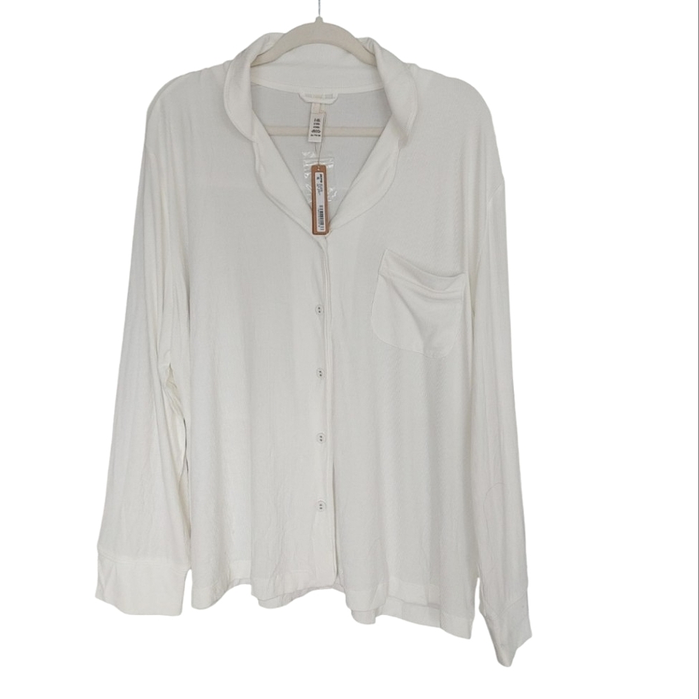 SKIMS Soft Lounge Button Up Pajama Top - Picture 4 of 15